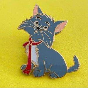 Disney 2002 Pin Sitting Cat Grey Berlioz From Aristocats #8404